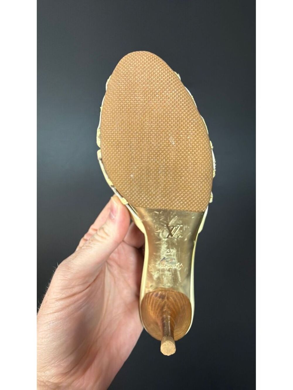 Louis Vuitton Cream Cutout Mule Heel - Picture 5 of 8